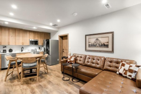 Lion Square Lodge South 255